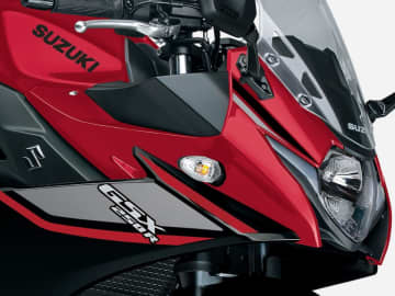 スズキ「GSX250R」が新色で登場　街乗り快適バイクに新たな魅力