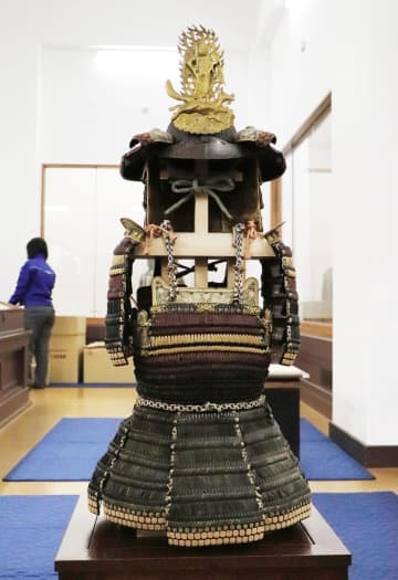 謙信の甲冑、修復終え納品　山形・米沢市の上杉神社