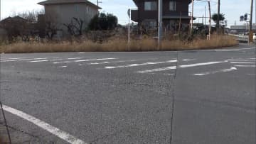 横断歩道で車にひかれた61歳男性搬送先で死亡　現場にタイヤの痕…ひき逃げか　さいたま市