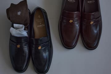 ハルタ×ロペピクニックのコインローファー、”きらり”輝くゴールドメタルパーツをプラス