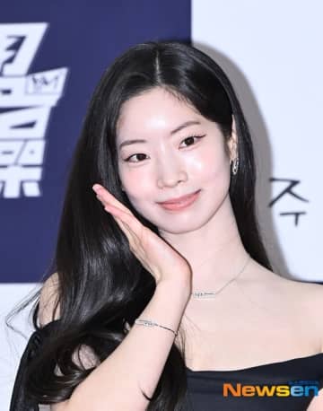 【PHOTO】TWICE ダヒョン＆少女時代 ユナら「第29回春史映画祭」レッドカーペットに登場