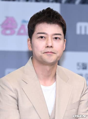 チョン・ヒョンム、違法医療施術の疑惑に反論…車内での点滴処置に関する医療記録を公開