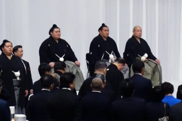 【大相撲】大の里は「光栄」豊昇龍は「責任は重いね」両横綱が１００周年記念式典に出席