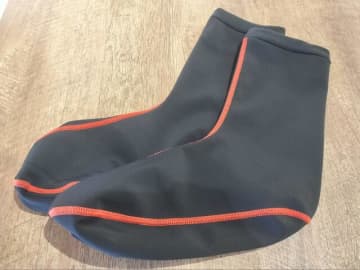 ワークマン「スキルインナーソックス」の防寒性は？　バイク乗り・足先の冷え対策で使ってみた「実体験レポ」