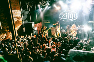 ＜ライブレポート＞Zilqyが語る“原点”と“未来”とは――1stライブ【Start The Fire】