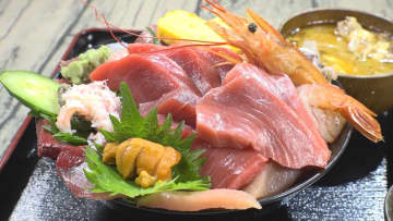 ウニやマグロ等が山のように…特上でも2000円を切る海鮮丼に行列の居酒屋 ハイコスパの理由は大将の「意地とプライド」