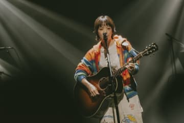 【ライブレポート】あいみょん、全国ツアー＜AIMYON TOUR 2025+“ヘブンズ・ベーカリー”＞完遂。初めて訪れるステージを噛み締めたファイナル公演