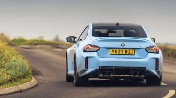 【2025年版】今すぐ買うべき最高のスポーツカー5選！ ポルシェ 911、アルピーヌ、そして日本のあの名車も