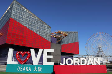 万博で人気「赤い砂」に再会、天保山でヨルダン文化に触れる期間限定イベント