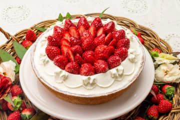 キル フェ ボン26年“苺尽くし”タルト12種 - 希少な白イチゴやあまおう、きらぴ香など贅沢使用