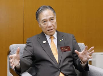 小学校給食無償化「大きな課題」　全国知事会長の長野・阿部氏