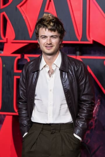 Netflixで大人気『ストレンジャー・シングス』、キャストは音楽ガチ勢だらけ「え？歌手だったの？」