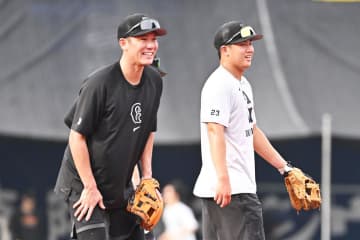 【巨人】坂本勇人の自主トレに同行…19歳・石塚裕惺に期待の視線「誰でも受け入れるわけではない」