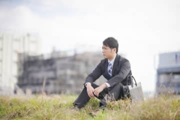 冬のボーナス9万8000円で「乾いた笑いが出ました」 20代の新卒男性、転職を決意