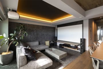 着工後でも100型／4.1.2chを叶えた、マンションのペンション風LDK