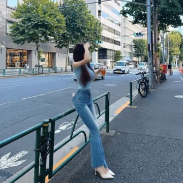 リアルハンコックと話題の爆美女インフルエンサー、陶器肌際立つ顔出し最新ショット「お人形さんみたい」