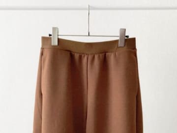 【ユニクロ】細見え＆脚長効果アリ！大人気「カーブパンツ」がついに値下げ！40代女子にもおすすめです♡
