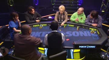 「あまり見たことない」三浦翔平vs狩野英孝、異色ポーカー対決でカード“めっちゃ見る”まさかの行動にファンツッコミ