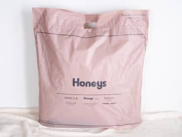 【ハニーズのアイボリー】で脱・地味見え！ 大人にシャレる♡「着映えニット」