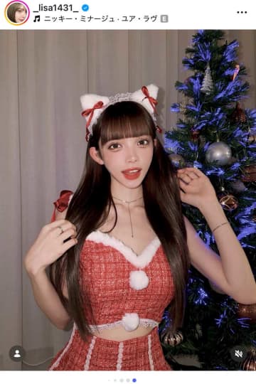 プロ野球選手のモデル妻、肩出しサンタコスが「美人すぎる」　渡辺リサに「プレゼントください」の声