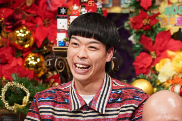 バッテリィズの“カレンダーお渡し会”の会場になぜか別の行列が…ファンと記念撮影していた、まさかの人物とは