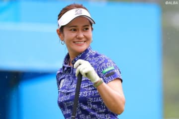 元世界ランク1位の宮里藍と20歳で米ツアーを戦う馬場咲希の2ショット　大先輩は新鋭の活躍に熱いエール「来年も頑張りましょう!!」
