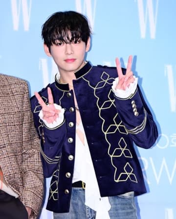 BTS・V、タクシー運転手からの思いがけぬプレゼントにほっこり…幸せそうな表情が話題に