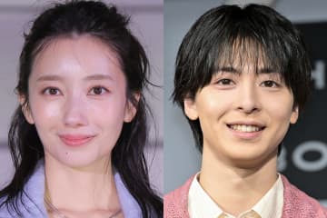 波瑠＆高杉真宙の2ショットに「ニヤニヤしちゃう…」　『お嫁くん』投稿にも祝福殺到「お似合いすぎて」