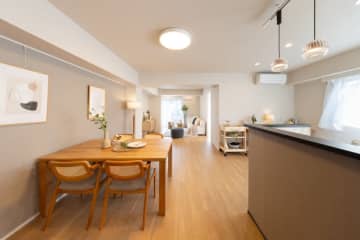 シティコート用賀 5階｜「用賀」駅徒歩7分。穏やかさと都市利便のある用賀ライフ。L字ルーフバルコニー・3面採光で陽当たり良好な角住戸