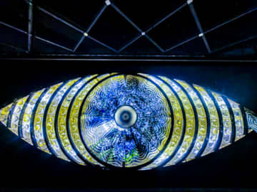 新宿の目が復活点灯！西新宿のイルミネーション『Shinjuku Neon Walk』にて年末年始限定で光が灯る！プロジェクションマッピングにも登場