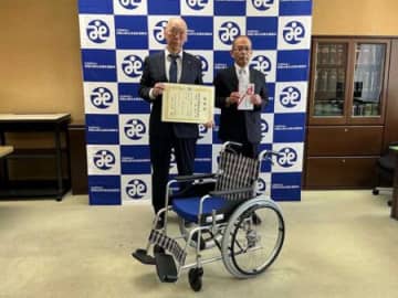 関西遊商、和歌山県社会福祉協議会に車イス5台を寄贈