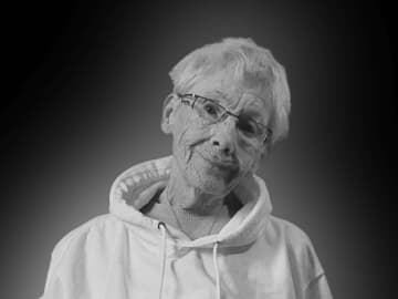 海外「ゲーマーグランマ」78歳でこの世去る…ユーモア溢れる映像で240万人以上のTikTokユーザーの心つかむ