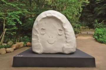 現代アートの祭典「神戸六甲ミーツ・アート」“六甲山中に現れる”奈良美智らの立体作品