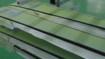 中国の「氷雪経済」に新潮流、吉林省企業開発のスキー・スノボ板が人気