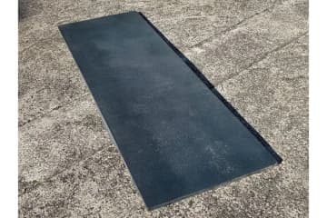 ソフトバンクらが工事現場の「足場」資材を開発、軽く強い"ポリマテリアル”