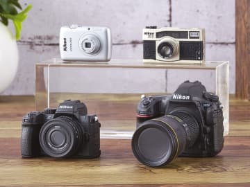 “Nikon ミニチュアカメラ”の第2弾が登場　Z50IIやD850が1/3のスケールで再現