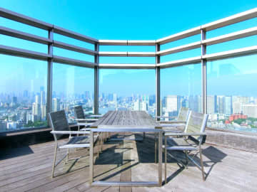 パークタワーグランスカイ 41階｜「五反田」駅徒歩6分。都心を自在に、品格を日常に。東京タワー＆都心パノラマビューのワイドスパンバルコニーがある邸宅