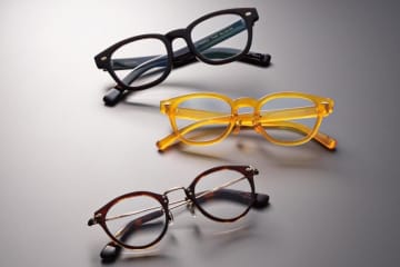 アイヴァンのべっ甲アイウェア、唯一無二の色艶を放つボストンウェリントン型メガネ