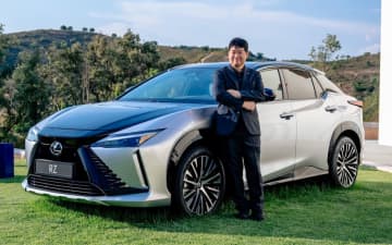 レクサス、「RZ」新型モデルの走りをアップグレードする「Performance Upgrade“Boost”＋インタラクティブマニュアルドライブ for RZ」提供開始