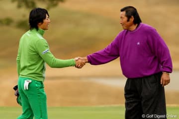 「いいぞ。もっと深く悩め」ピッチング練習、トップで『フェード、ドロー』…ジャンボ尾崎さんが石川遼に伝えたこと