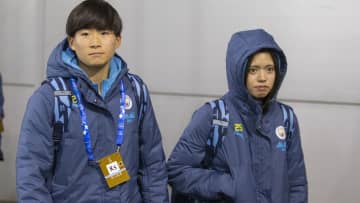 【なでしこ】藤野あおばがシーズン前半をSNSで総括　長谷川唯や清水梨紗と笑顔で身を寄せ合う仲良しショットも公開