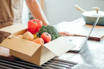 初めてでも迷わない！ふるさと納税のお礼品選びのコツを紹介。地域の名産品を楽しく選ぼう！