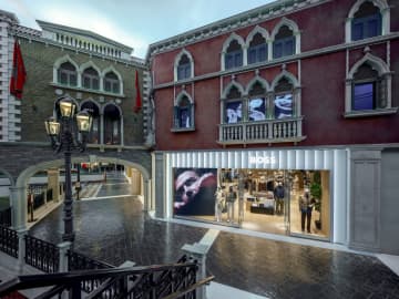 香港・マカオ最大の「ボス」新店舗が「ヴェネチアンマカオ」にオープン