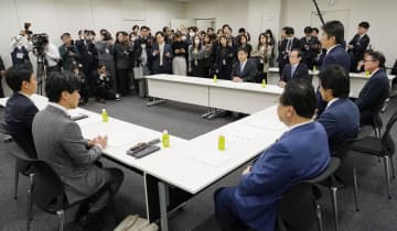 国民会議、年明け設置意向　自民、野党に共同開催提案