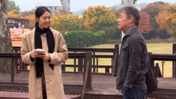 『小川のほとりで』お酒と寸劇づくりが織りなす珠玉の会話／群像劇