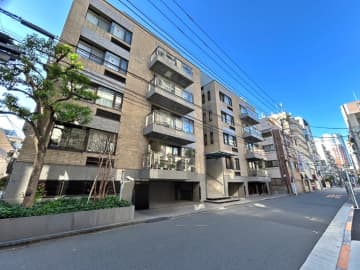 イクシクス麻布十番 3階｜「麻布十番」駅徒歩9分。南麻布の品格と静寂を手中に。ゆとりの専有面積114㎡超。2面バルコニーと収納豊富な住戸