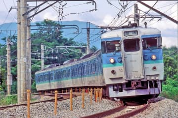 しなの鉄道、115系S11編成の「新長野色」塗装変更記念イベント「冬の115系の日inうえだ」開催