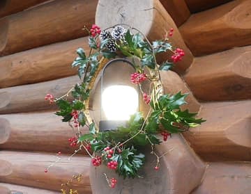 自家製クリスマスリースとLEDランタンのコラボ