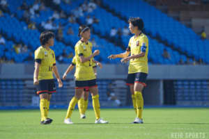 【ソッカー（女子）】最終節を目前に控えた４年生選手のご家族へのインタビュー企画第３弾！小熊藤子選手のご両親