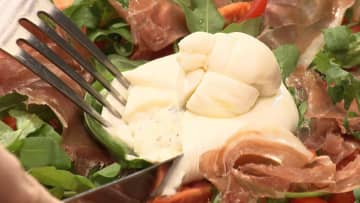 国産チーズ 冷凍技術で価値向上へ　入手しづらい「ブッラータ」で課題解決